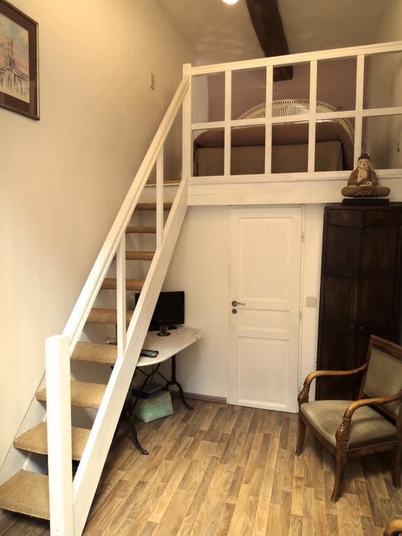 Bed And Breakfast Jardin De Marie Aix-en-Provence Rum bild